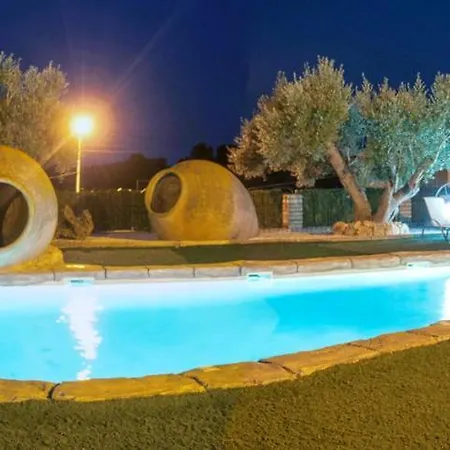 Spacious In Trabal With Private Pool And Jacuzzi 980 M²