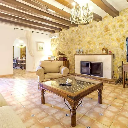 Spacious In Trabal With Private Pool And Jacuzzi 980 M² Vila