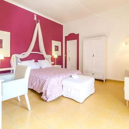 Vila Spacious In Trabal With Private Pool And Jacuzzi 980 M²