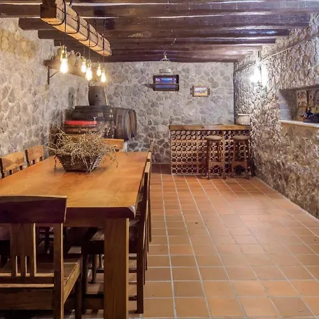 Spacious In Trabal With Private Pool And Jacuzzi 980 M² Vila *