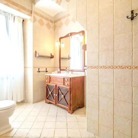 Spacious In Trabal With Private Pool And Jacuzzi 980 M² Vila