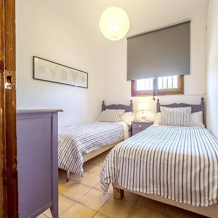 Spacious In Trabal With Private Pool And Jacuzzi 980 M² Can Trabal