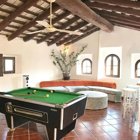 Vila Spacious In Trabal With Private Pool And Jacuzzi 980 M² Can Trabal