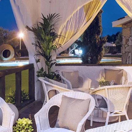 Vila Spacious In Trabal With Private Pool And Jacuzzi 980 M²