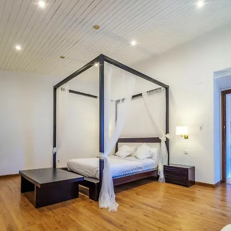 Spacious In Trabal With Private Pool And Jacuzzi 980 M² Can Trabal