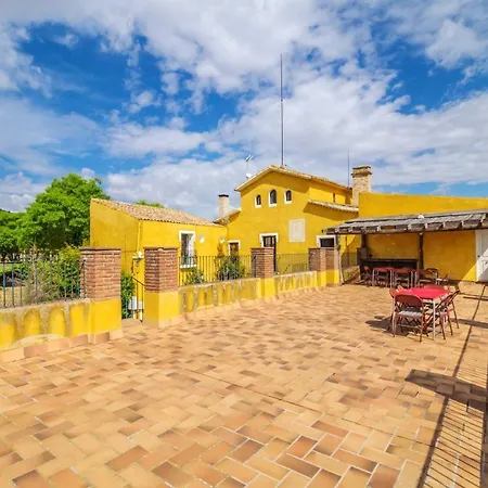 Spacious In Trabal With Private Pool And Jacuzzi 980 M²
