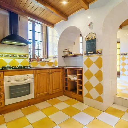 Spacious In Trabal With Private Pool And Jacuzzi 980 M²