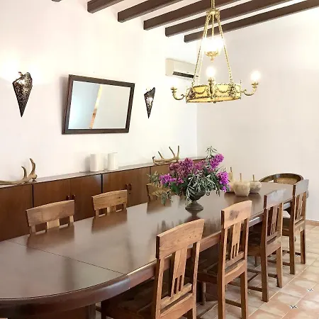 Villa Spacious In Trabal With Private Pool And Jacuzzi 980 M² Can Trabal