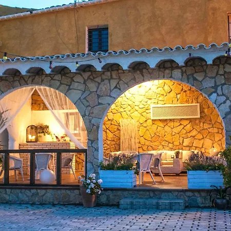Villa Spacious In Trabal With Private Pool And Jacuzzi 980 M² Can Trabal