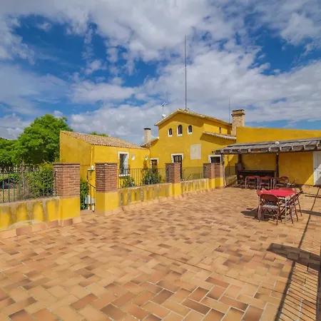 Spacious In Trabal With Private Pool And Jacuzzi 980 M² Can Trabal