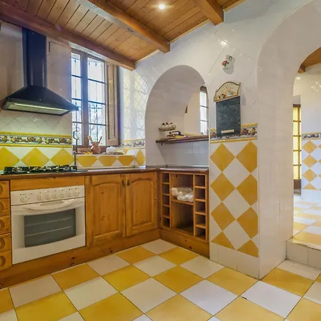Spacious In Trabal With Private Pool And Jacuzzi 980 M² Villa *