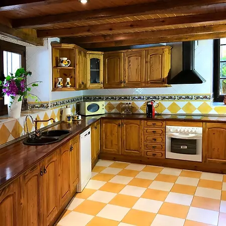 Vil·la Spacious In Trabal With Private Pool And Jacuzzi 980 M² *