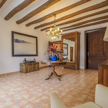 Villa Spacious In Trabal With Private Pool And Jacuzzi 980 M²