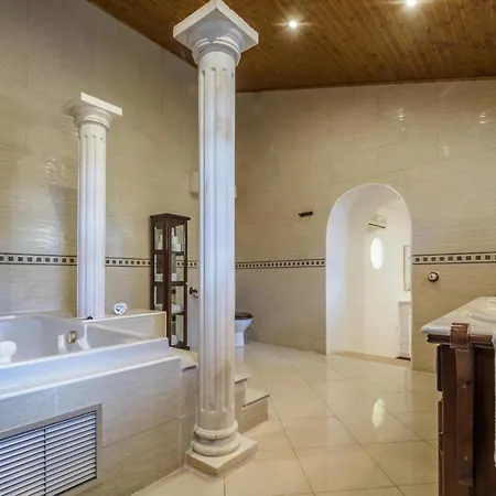 Spacious In Trabal With Private Pool And Jacuzzi 980 M² *