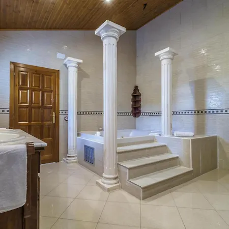 Willa Spacious In Trabal With Private Pool And Jacuzzi 980 M²