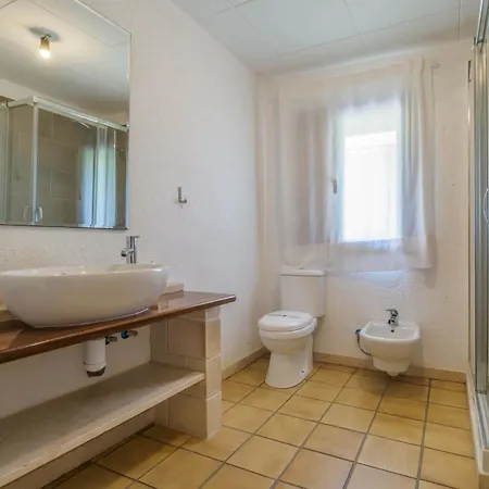 Spacious In Trabal With Private Pool And Jacuzzi 980 M² Villa *
