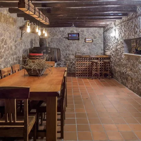Spacious In Trabal With Private Pool And Jacuzzi 980 M² *