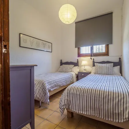 Spacious In Trabal With Private Pool And Jacuzzi 980 M²