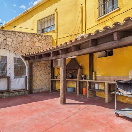 Villa Spacious In Trabal With Private Pool And Jacuzzi 980 M²