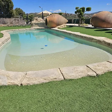 Spacious In Trabal With Private Pool And Jacuzzi 980 M² Willa