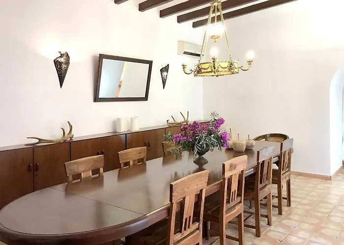 Villa Spacious In Trabal With Private Pool And Jacuzzi 980 M² Can Trabal